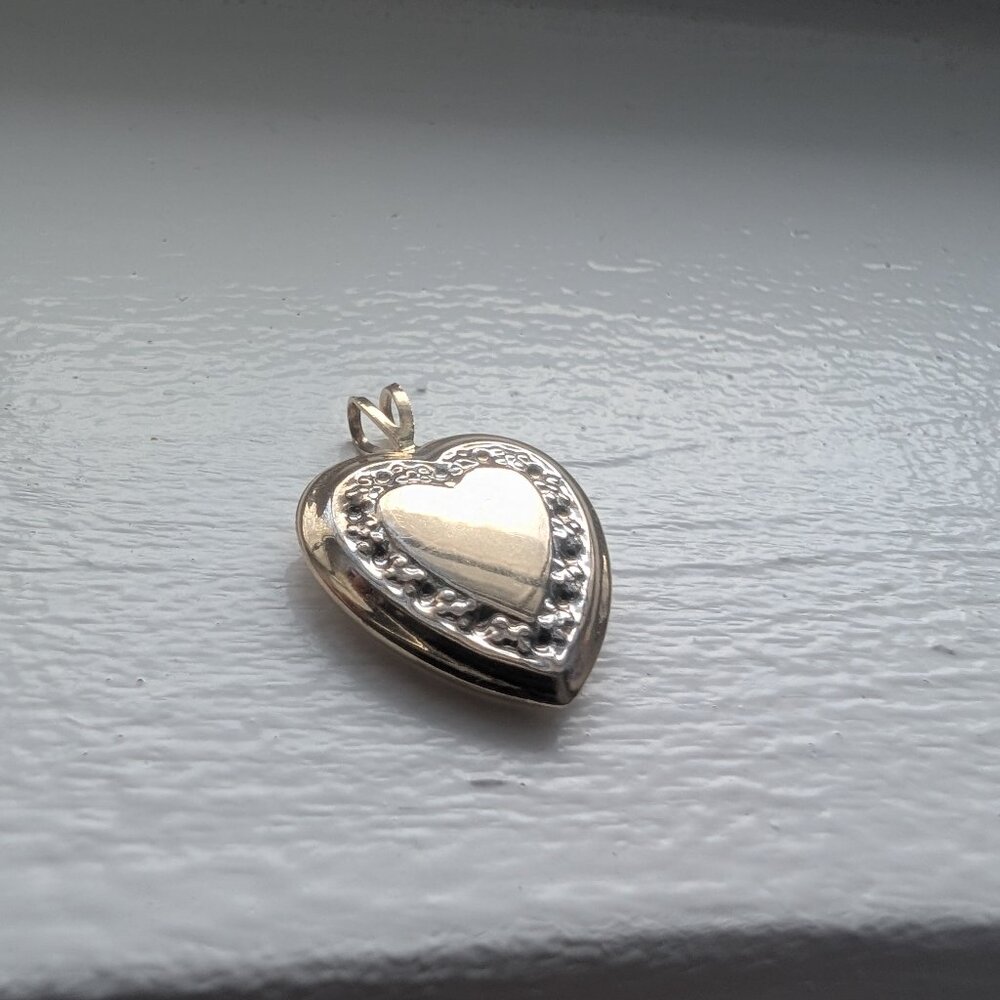 Brand New 14K Yellow Gold Heart Pendant For Sale